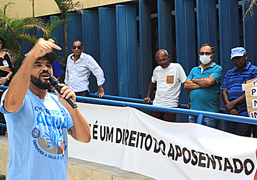 Aposentados (as) da Embasa protestam contra aumento abusivo do Plano de Saúde